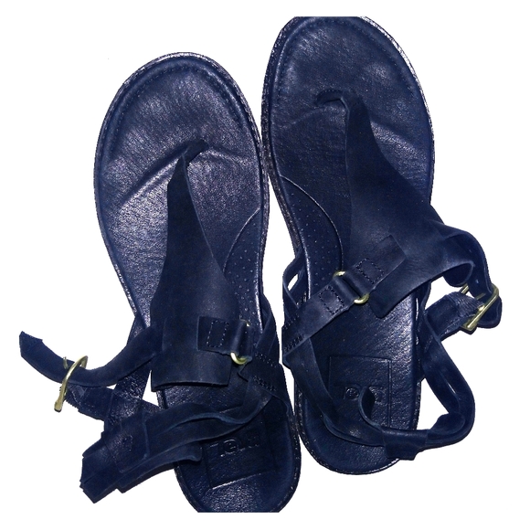 teva encanta thong sandal